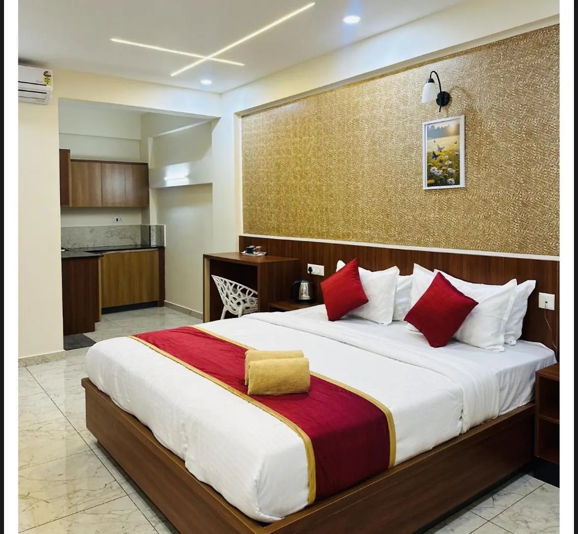 Sara Archid Hotel Kommeri
