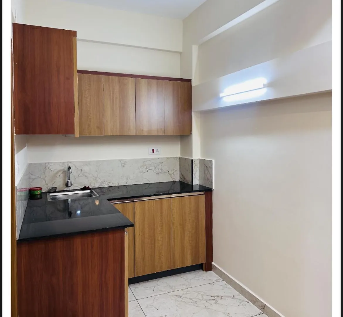 Sara Archid Hotel Kommeri