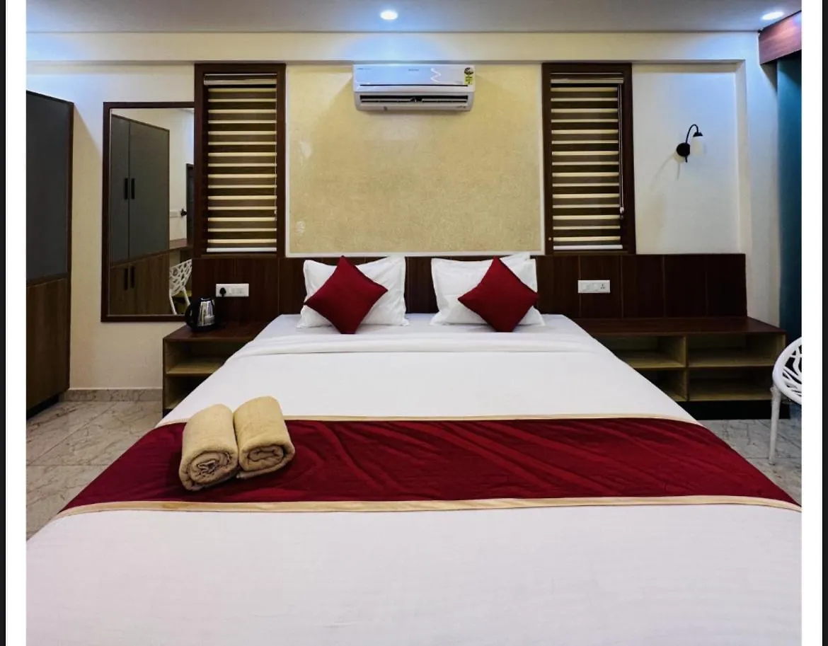Sara Archid Hotel Kommeri India