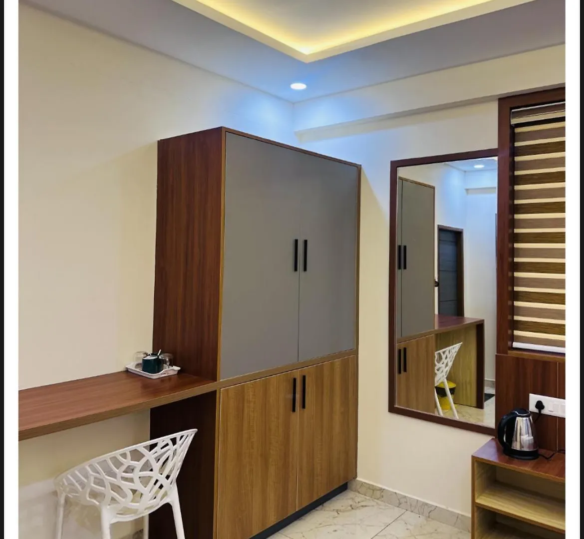 Sara Archid Hotel Kommeri