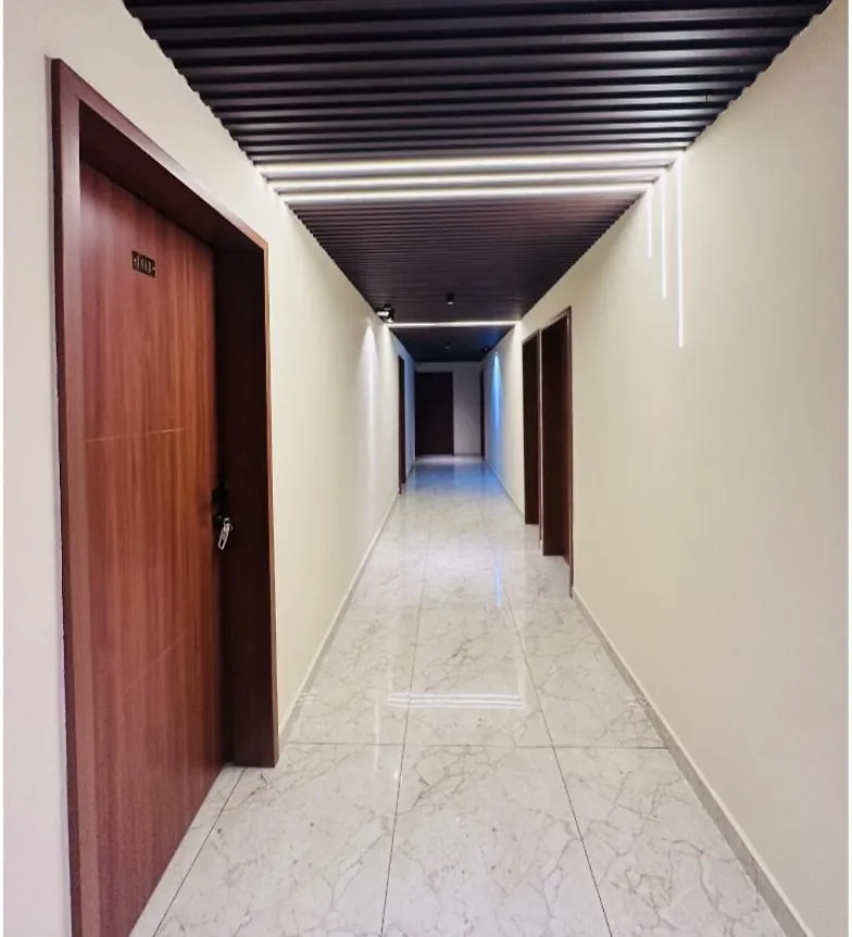 Sara Archid Hotel Kommeri